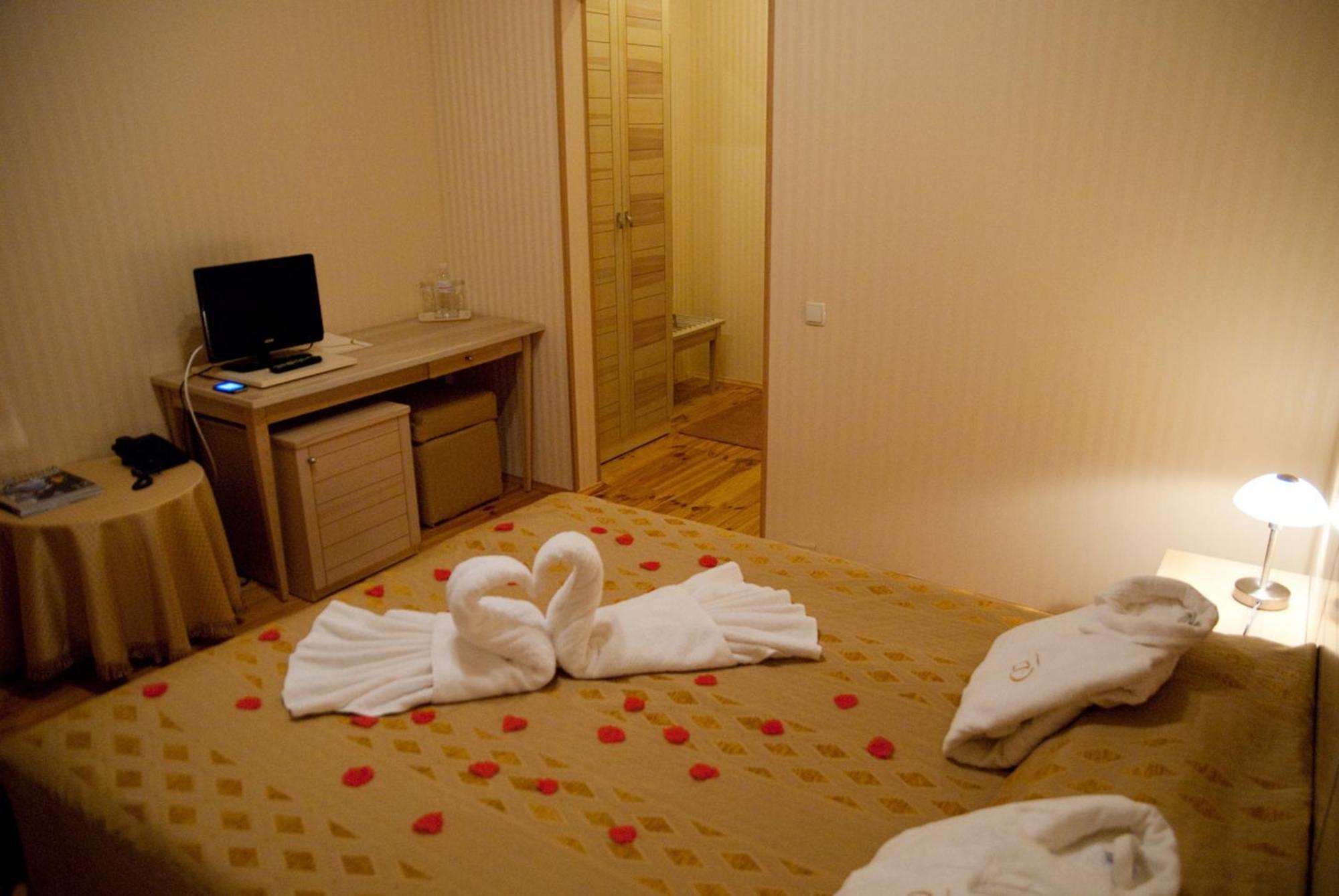 Seasons Spa Boutique Hotel Kozyn Eksteriør bilde
