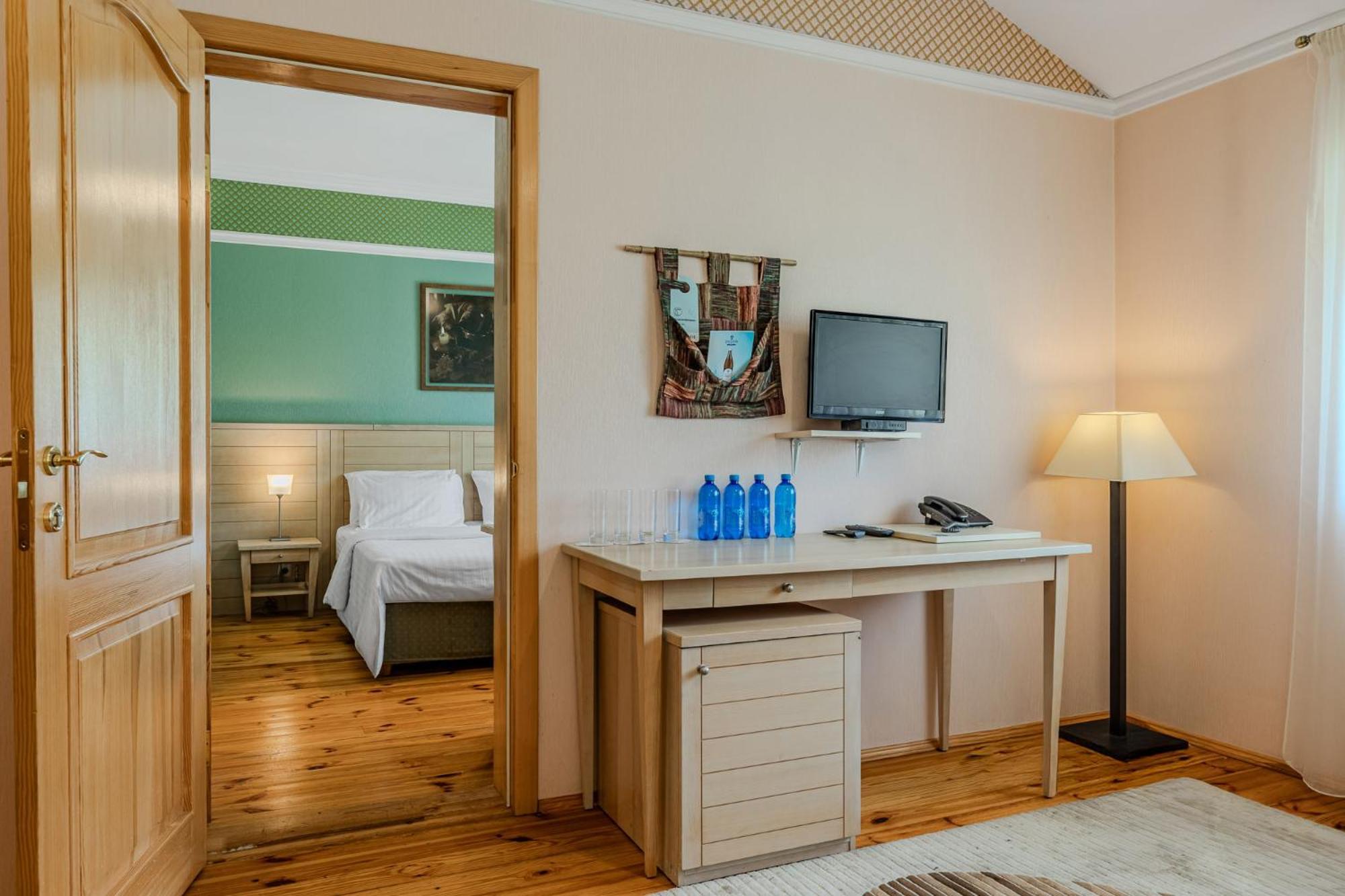 Seasons Spa Boutique Hotel Kozyn Eksteriør bilde