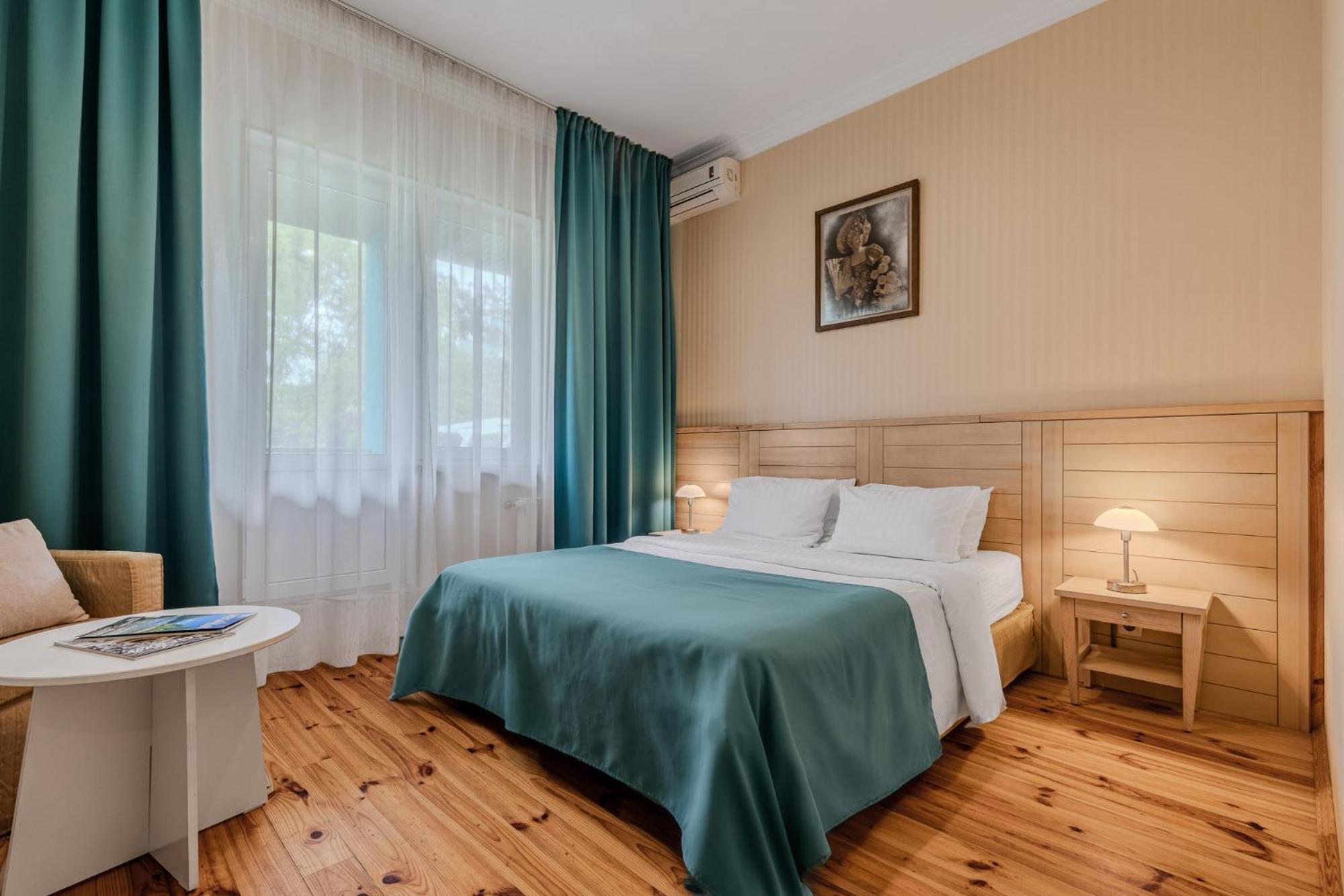 Seasons Spa Boutique Hotel Kozyn Eksteriør bilde