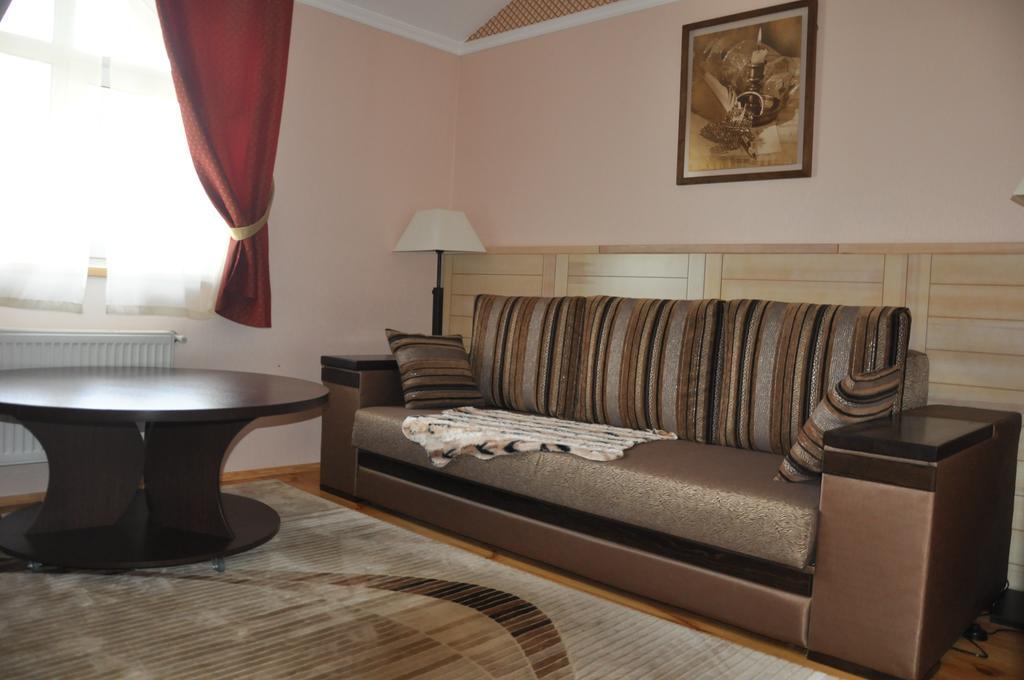 Seasons Spa Boutique Hotel Kozyn Eksteriør bilde